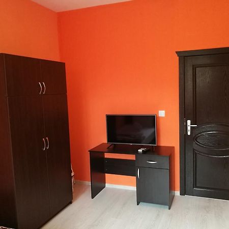 Guest House Karaulanov Elhovo  Extérieur photo