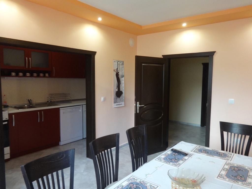 Guest House Karaulanov Elhovo  Extérieur photo
