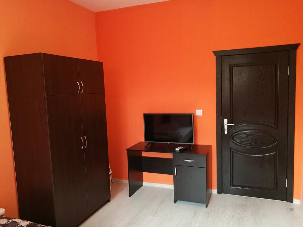 Guest House Karaulanov Elhovo  Extérieur photo