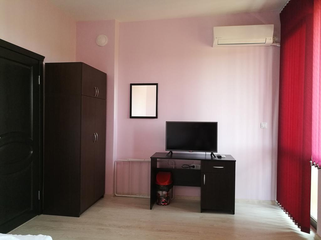 Guest House Karaulanov Elhovo  Extérieur photo