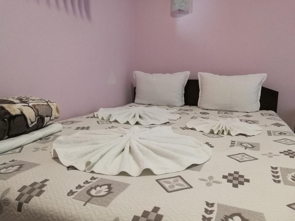 Guest House Karaulanov Elhovo  Extérieur photo