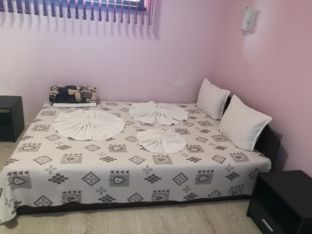 Guest House Karaulanov Elhovo  Extérieur photo