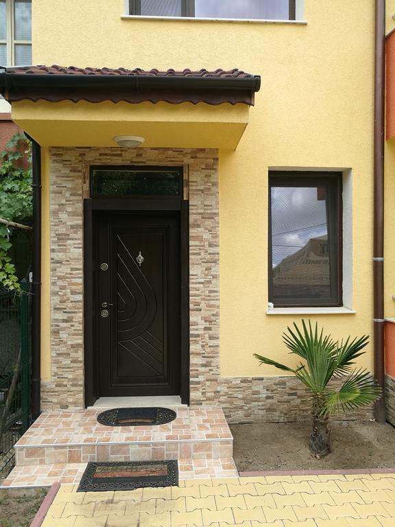 Guest House Karaulanov Elhovo  Extérieur photo